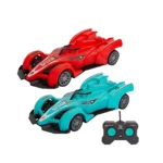 Carro de control remoto deportivo Roving O1 en rojo y turquesa, con diseño aerodinámico, ruedas negras y mando a distancia incluido.