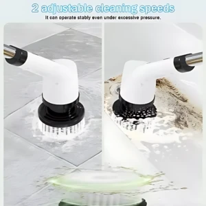 Cepillo eléctrico recargable con mango extensible en acción sobre baldosas blancas y desagüe, mostrando cepillo rotativo blanco con base negra y cerdas visibles.