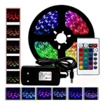 Cinta LED RGB de 5 metros con control remoto y adaptador de corriente, mostrando colores variados y efectos de iluminación.