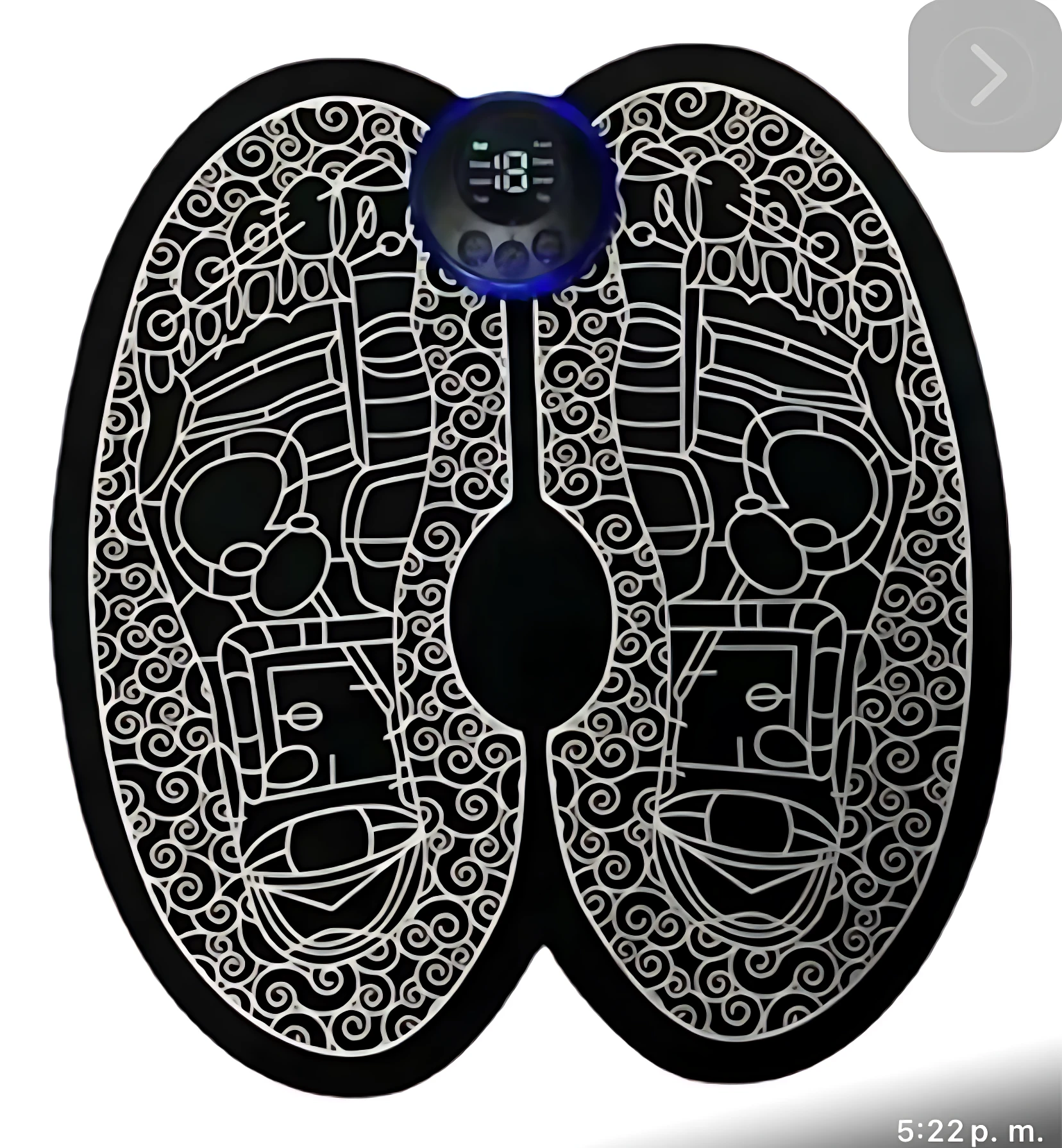 Electroestimulador de pies con diseño ornamental blanco sobre fondo negro, panel digital azul en la parte superior mostrando nivel 10.