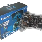 Control inalámbrico transparente con luces RGB, acompañado de su caja azul que muestra el logo Teclop y detalles del producto.