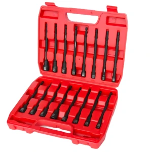 Caja roja con 14 copas de impacto largas organizadas en dos filas, ideales para tornillos profundos en motores y estructuras.
