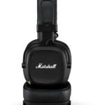 Diadema inalámbrica Marshall Major IV en negro, vista frontal con logo visible y textura de cuero en almohadillas.