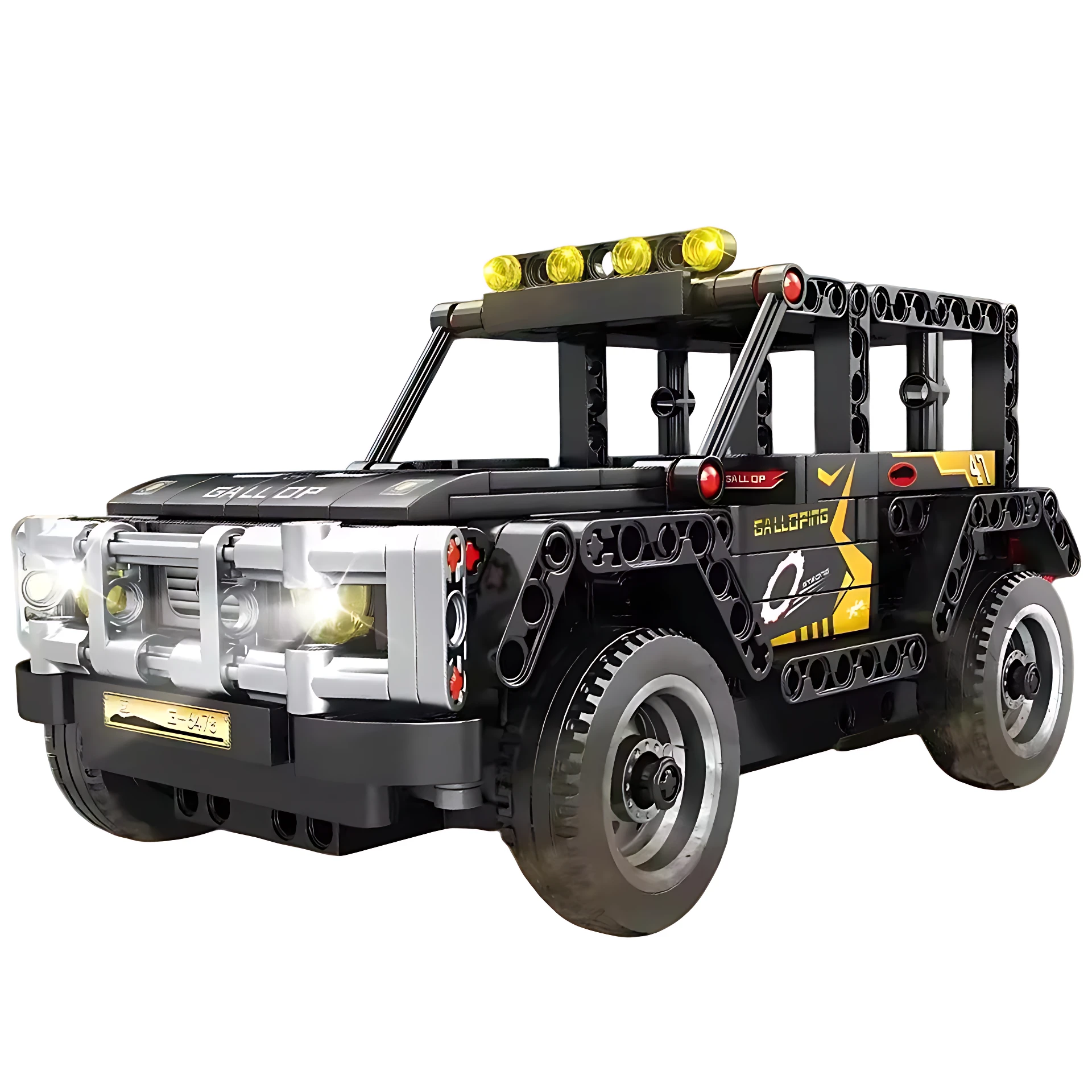 Coche todoterreno negro con detalles amarillos, luces frontales encendidas y barra superior con cuatro focos amarillos, visto desde ángulo frontal lateral.