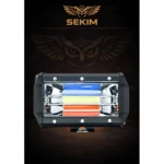 Barra LED rectangular Federal Sekim con luces perimetrales estroboscópicas en azul, amarillo y rojo.