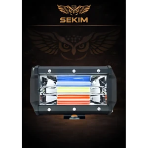 Barra LED rectangular Federal Sekim con luces perimetrales estroboscópicas en azul, amarillo y rojo.