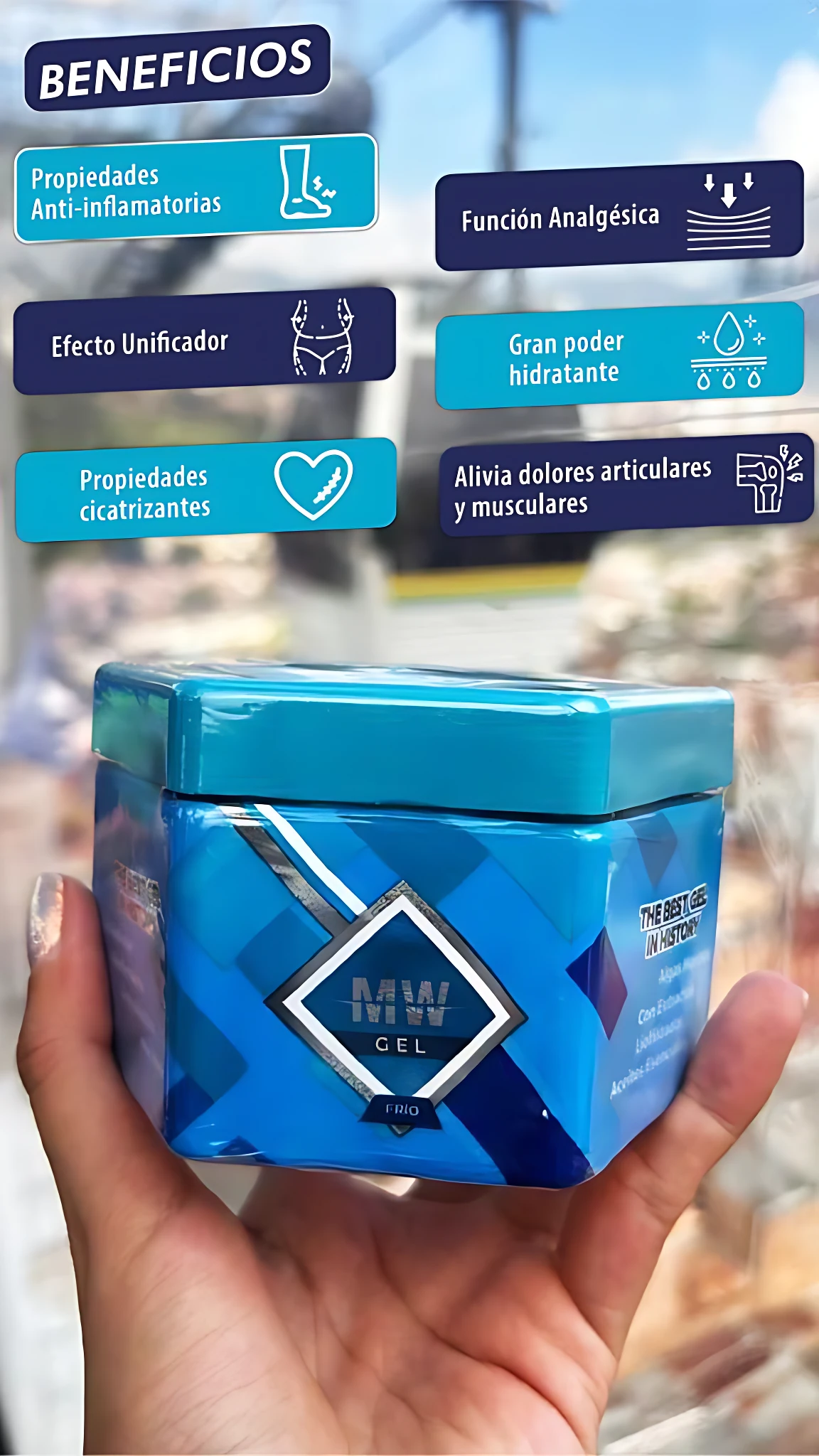 Jarrón de gel frío MW en tonos azules, con etiqueta que indica alivio muscular y propiedades antiinflamatorias, sostenido en mano.
