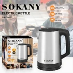 Hervidor eléctrico Sokany SK-09022, acero inoxidable con base negra y mango negro, capacidad de 2.3 litros, base giratoria 360 grados.