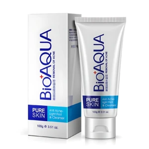 Tubo y caja del jabón antiacné Bioaqua Pure Skin, 100 g, con etiqueta azul y texto en blanco y negro. Presentación limpia sobre fondo blanco.