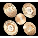 Kit de cinco discos desbaste para madera en carburo de tungsteno, color cobre, con superficie perforada y centro metálico, dispuestos sobre fondo negro.
