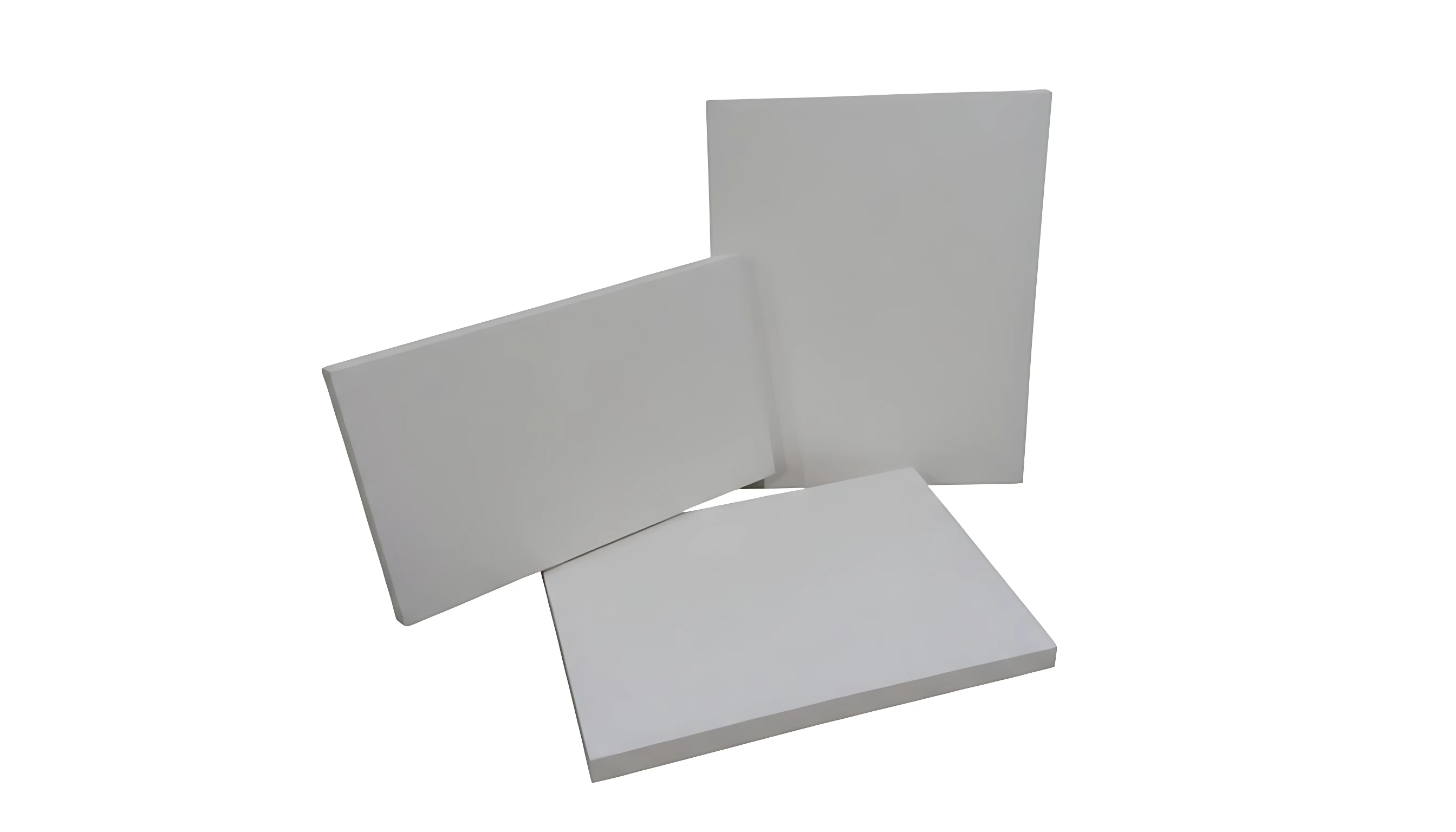 Tres bastidores de madera blancos de 60x40 cm dispuestos en diferentes ángulos sobre fondo blanco, sin accesorios visibles.