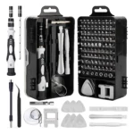 Kit de reparación de celulares en caja negra abierta, mostrando herramientas organizadas: destornilladores, puntas, palancas y accesorios blancos y negros.