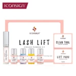 Kit de lifting de pestañas Iconsign con cinco frascos, dos cajas de accesorios y tubo de adhesivo, sobre fondo blanco con marco rosa.