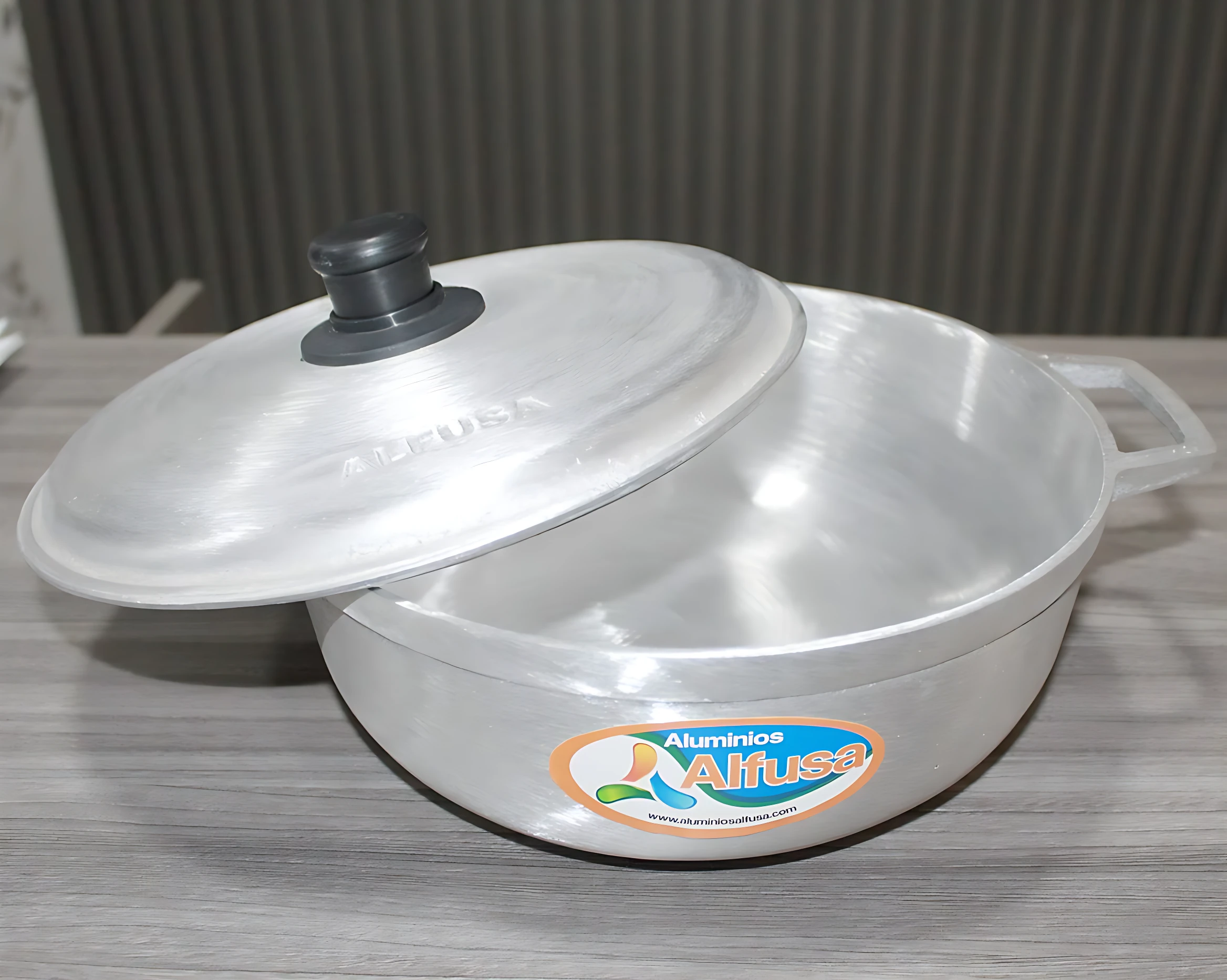 Set cocina Linea Eco Hogar con caldero fundido y sartenes antiadherentes - ahorra tiempo cocinando todos los platos en un solo lugar