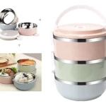 Lonchera térmica de acero inoxidable con tres niveles en colores rosa, verde y gris. Incluye tapa con asa y accesorios para transporte.