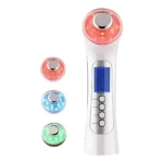 Masajeador ultrasonido blanco con pantalla azul y tres cabezales intercambiables en rojo, azul y verde.