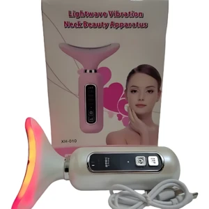 Masejeador de papada en color blanco con luz LED roja encendida, cable incluido y caja de presentación al fondo. Modelo XH-010.