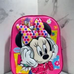 Mochila escolar infantil rosa con Minnie Mouse, cierre único y diseño compacto para transporte ligero de útiles.