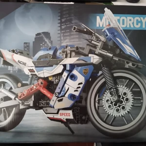 Moto Leggo deportiva de 400 piezas - Estimula la motricidad fina y la concentración