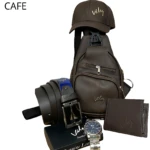 Bolso cruzado marrón con gorra, reloj y correa; set completo para hombre con detalles en logo Veleq.
