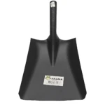 Pala cuadrada negra sin mango, con etiqueta visible de la marca Arama, diseñada para recoger residuos con precisión y control.