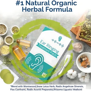 Parche herbal para oídos en caja blanca con detalles en verde azulado, rodeado de ingredientes naturales como hierbas, semillas y aceites en frascos pequeños, sobre fondo gris claro con texto destacado arriba.