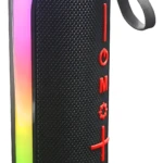 Parlante Bluetooth mini negro con luces RGB dinámicas en lateral, textura de rejilla y asa superior para transporte.