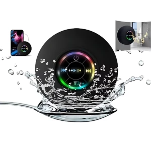 Parlante negro resistente al agua con luces RGB y controles táctiles, mostrando salpicaduras y conexión con smartphone.