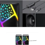 Parlantes USB con luces RGB para PC, mostrando detalles del diseño, conexión y empaque.