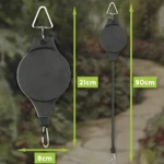 Polea de soporte para macetas en color negro, con gancho superior e inferior. Muestra dos versiones: una compacta de 21 cm y otra extendida de 90 cm, ambas con diámetro de 8 cm.