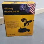 Caja amarilla del kit de pulido Dewalt DWE6401 con bandera estadounidense, mostrando la herramienta en su empaque.