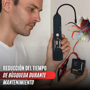 Hombre usando rastreador de cables no invasivo negro con antena curva, detectando líneas ocultas en pared con cables expuestos; incluye receptor portátil con cables rojos y negros.