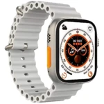 Reloj inteligente T900 Ultra en color blanco con correa perforada, pantalla cuadrada mostrando interfaz de monitoreo de salud y notificaciones.