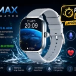 Reloj inteligente S13 Max en color blanco con correa de silicona, pantalla táctil mostrando hora y fecha, rodeado de efectos de agua que resaltan su resistencia al agua.