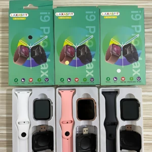 Tres cajas de reloj inteligente I9 Pro Max en colores blanco, rosa y negro, mostrando contenido del paquete con correa, cargador y accesorios.