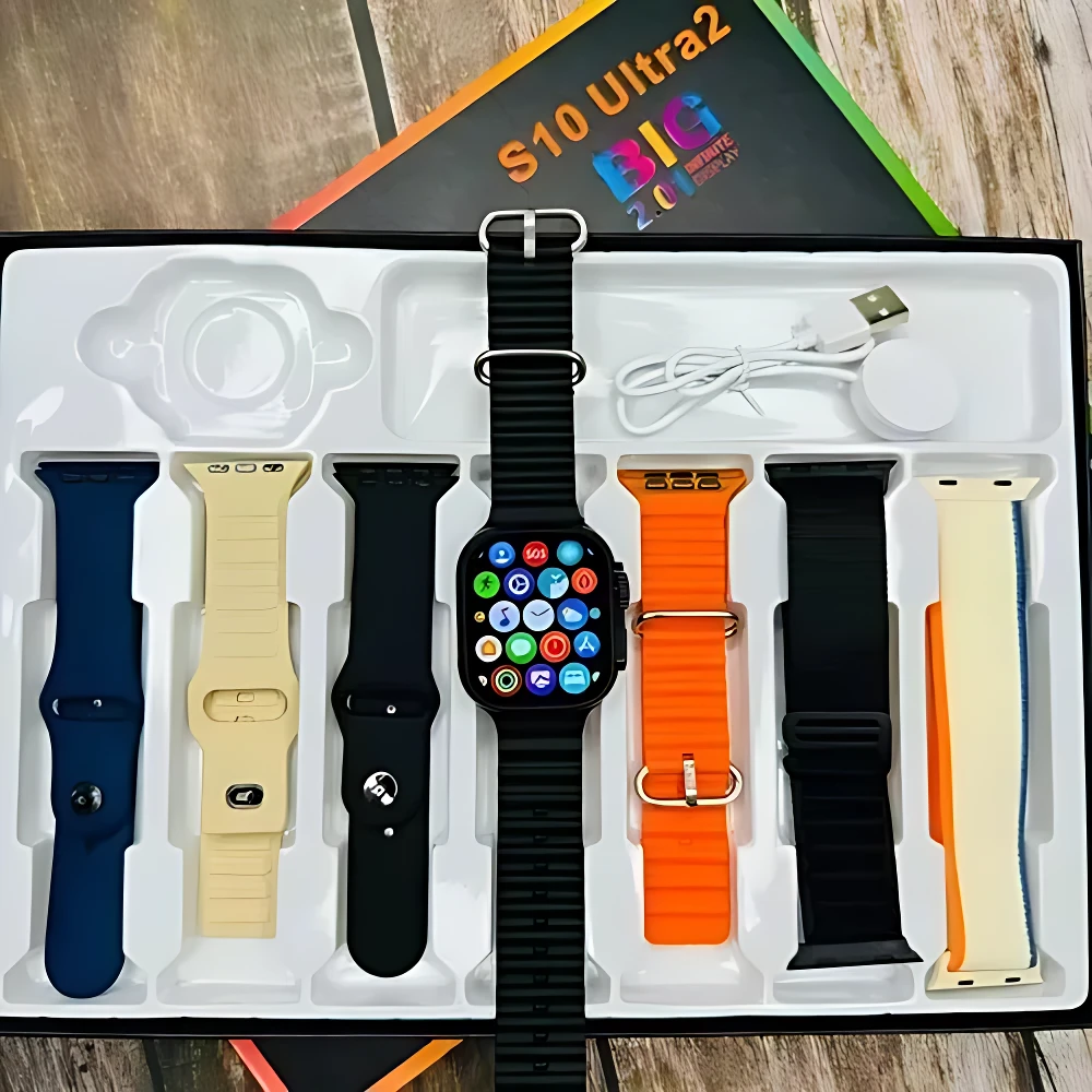 Smartwatch S10 Ultra 2 con pantalla táctil y siete correas intercambiables en colores negro, azul, beige, naranja y blanco, junto con cargador USB, presentadas en caja abierta sobre superficie de madera.