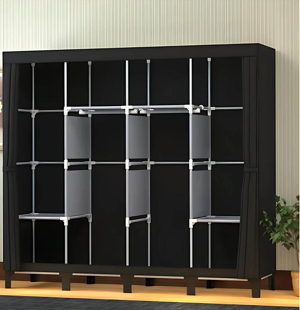 Ropero plegable de tela negra con estructura metálica, cuatro cuerpos organizadores y estantes ajustables, ideal para guardar ropa en espacios reducidos.