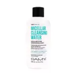 Bote blanco de 260 ml de agua micelar Samy Skin Lab para pieles grasas, con tapa negra y etiqueta que indica eliminación de maquillaje sin enjuague.