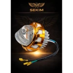 Luz LED Ojo de Diablo Sekim en color dorado con carcasa metálica y lente transparente, conectores amarillos y cable negro con marca visible.