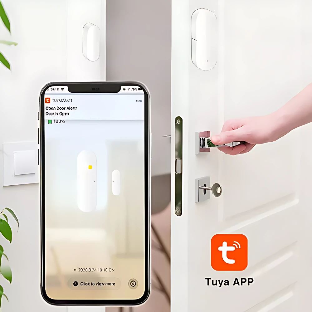 Sensor WiFi blanco para puertas y ventanas, mostrando alerta de apertura en pantalla de móvil con interfaz de Tuya APP.