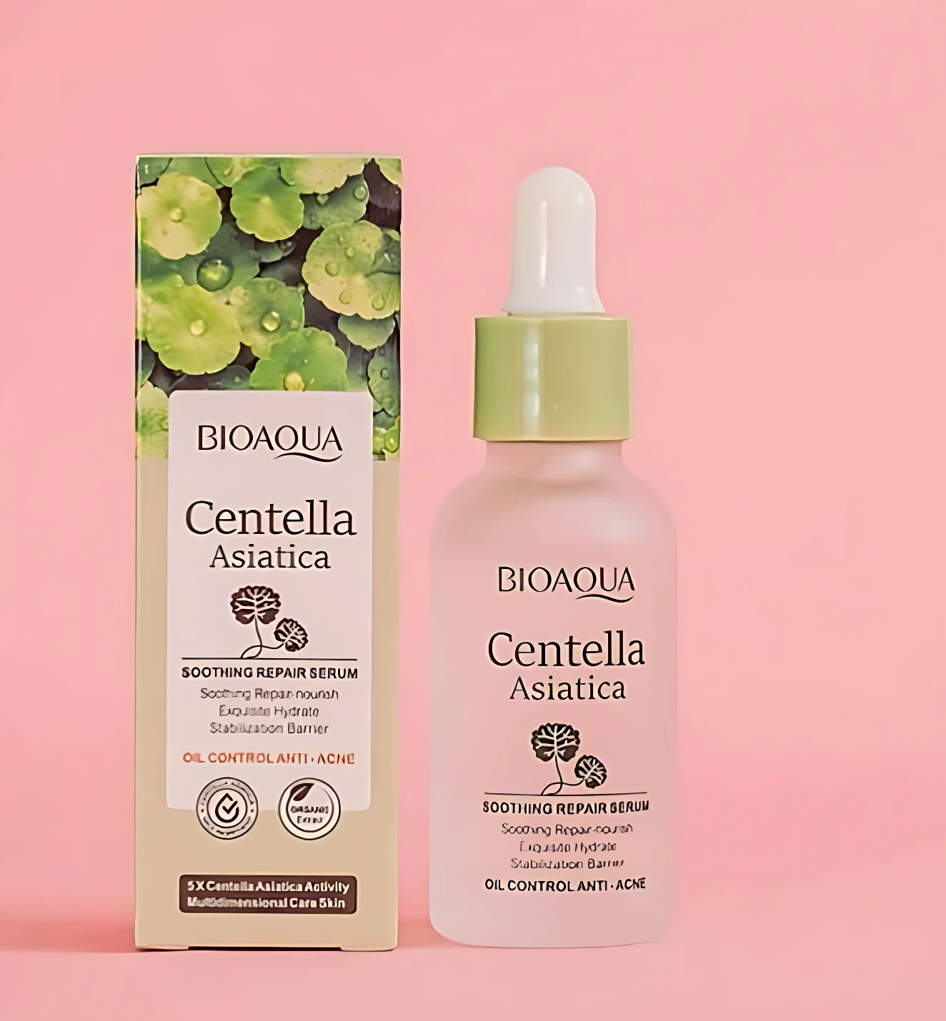 Serum regenerador Centella Asiática de Bioaqua en frasco con gotero y caja, sobre fondo rosa pálido. Presentación para piel sensible.