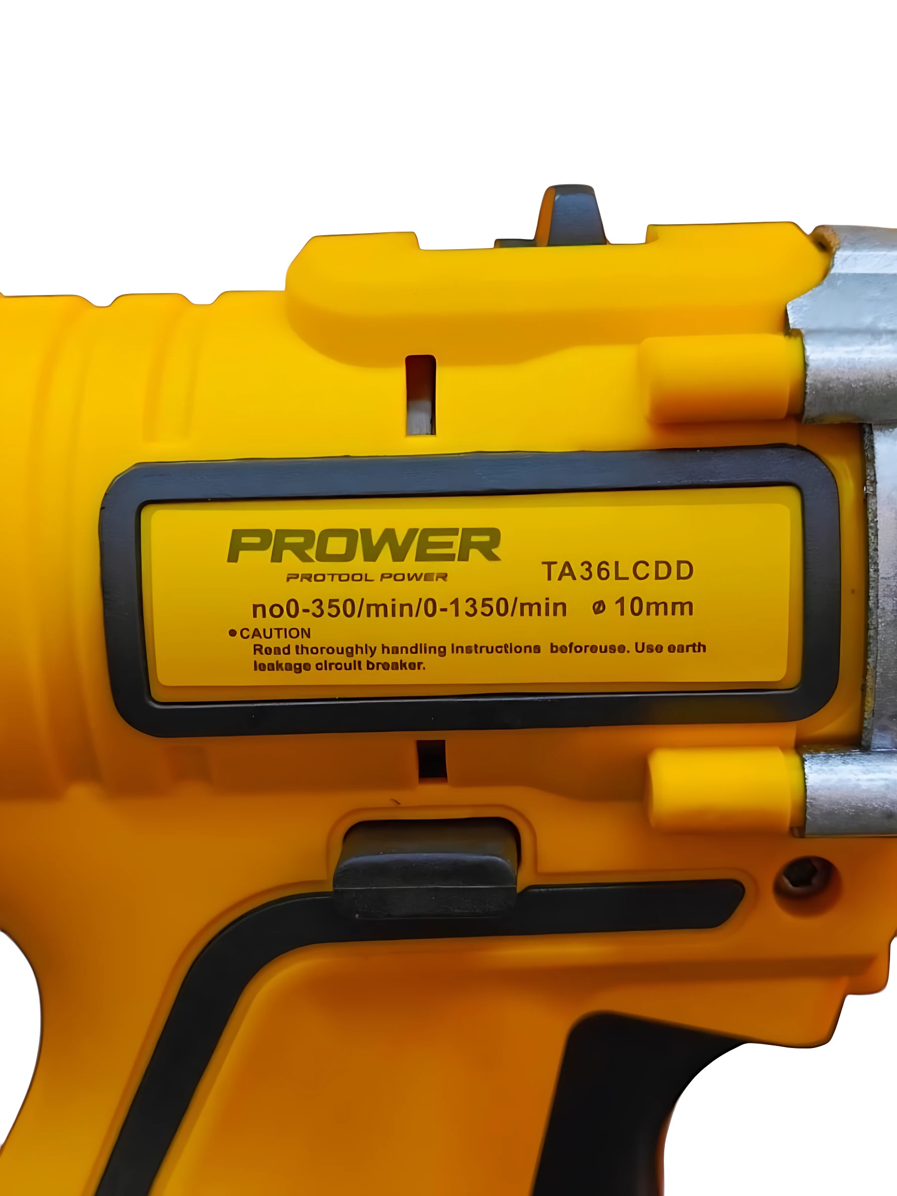 Taladro percutor PROWER 36V amarillo con etiqueta de especificaciones técnicas visibles, incluyendo velocidad y diámetro de broca.