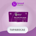 Pack de 50 tapabocas quirúrgicos sin alambre, triple capa, sin látex, marca Natural Master, sobre fondo morado con logotipo y texto en español.
