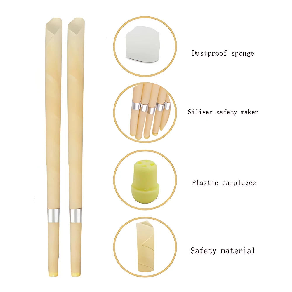 Velas cónicas de cera de abeja con anillo protector plateado, presentadas junto a accesorios incluidos: esponja antipolvo, tapones plásticos y material de seguridad.