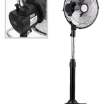 Ventilador de pie negro con rejilla circular, base estabilizadora y mango telescópico; incluye vista detallada del motor trasero.