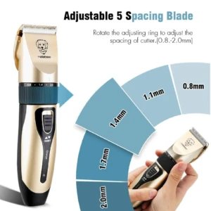 Afeitadora para mascotas con hoja ajustable de 0.8 a 2.0 mm, cuerpo dorado y negro, con anillo regulador y detalles de uso en mano.