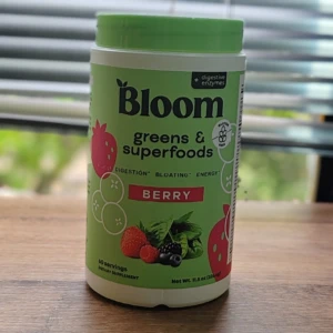 Suplemento de Superalimentos Verdes Bloom Nutrition - Desinflama el abdomen y aporta energía