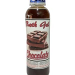 Botella de gel corporal de chocolate con etiqueta que muestra barras de chocolate y texto en rojo sobre fondo blanco.
