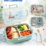Lonchera escolar de acero inoxidable en color menta, con tapa transparente ilustrada y tres compartimentos con alimentos. Incluye cubiertos de madera y tapa con boquilla y pitillo.