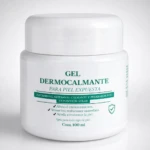 Jarrón blanco con tapa, etiqueta que indica Gel Dermocalmante para piel expuesta, 100 ml.